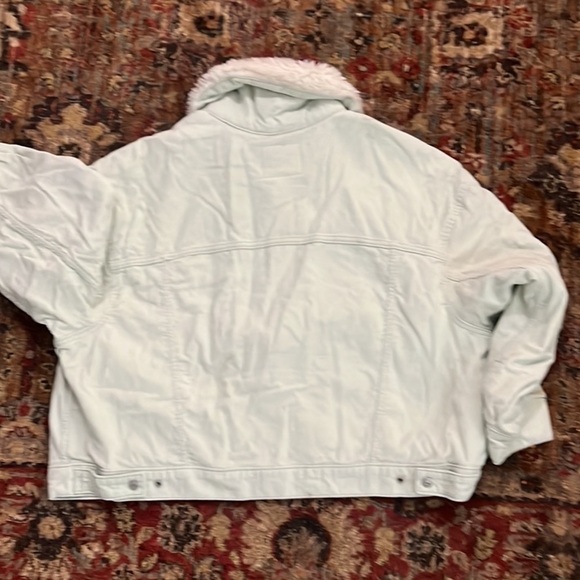 Levi’s Jacket NWT Sherpa Baby Cropped Baggy Trucker meadow mist color size 2X - Picture 4 of 16